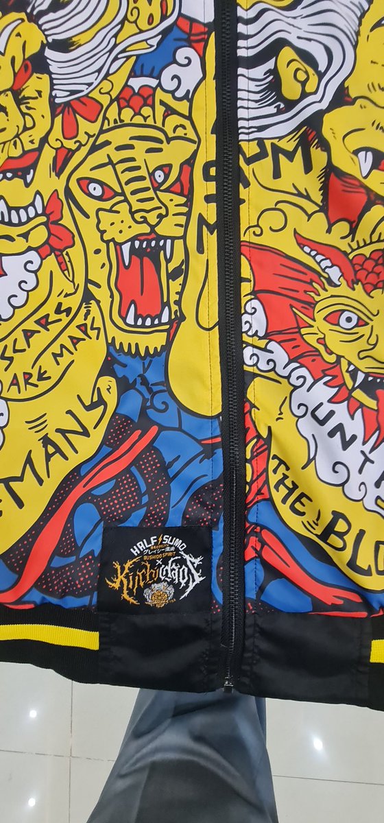 matthewkheafy's tweet photo. Y’all feelin this jacket?

It’s fully reversible to be colorful or dark and mysterious. The sickest @Halfsumo_BK x kiichichaos collab yet! 

(The new MKH epiphone is out June!) 

📷 @RadRedCreative for @coppertail https://t.co/x3yIdmVTSE