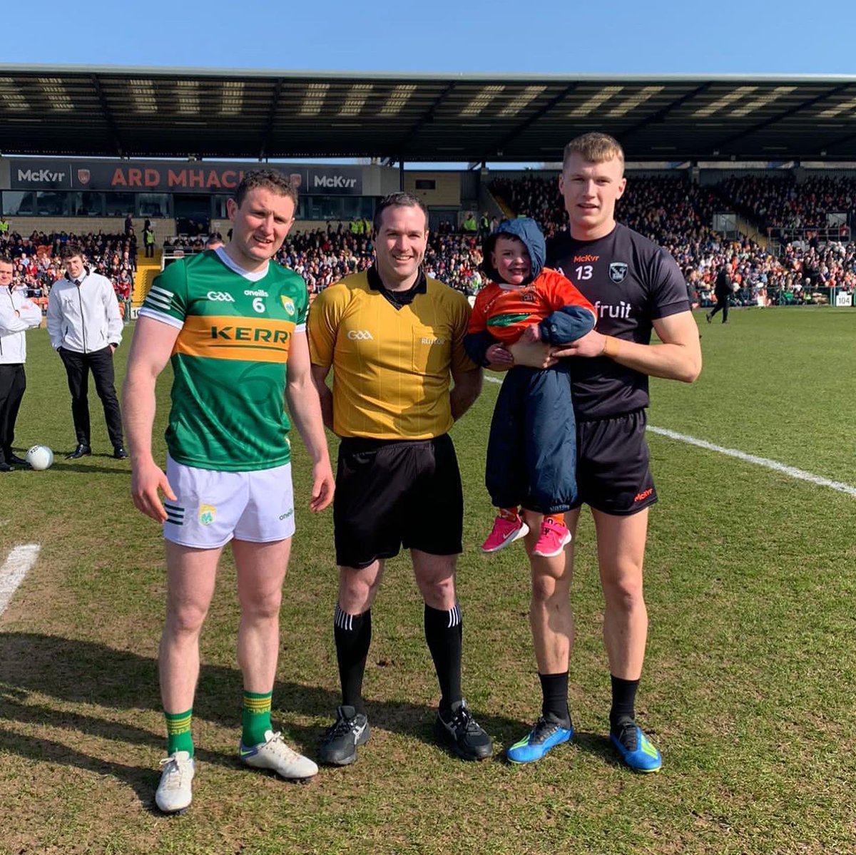 Donate4Daithi's tweet photo. Dáithí and his big mate, Geezer. 

We’re so grateful to @Armagh_GAA for the invite to today’s big game against @Kerry_Official &amp; for again highlighting the importance of #OrganDonation; &amp; congratulating us on the passing of Dáithí’s Law. 

#YesIDonate #IsDeontóirMé 

#DÁITHÍSLAW https://t.co/shlUD2bLyB