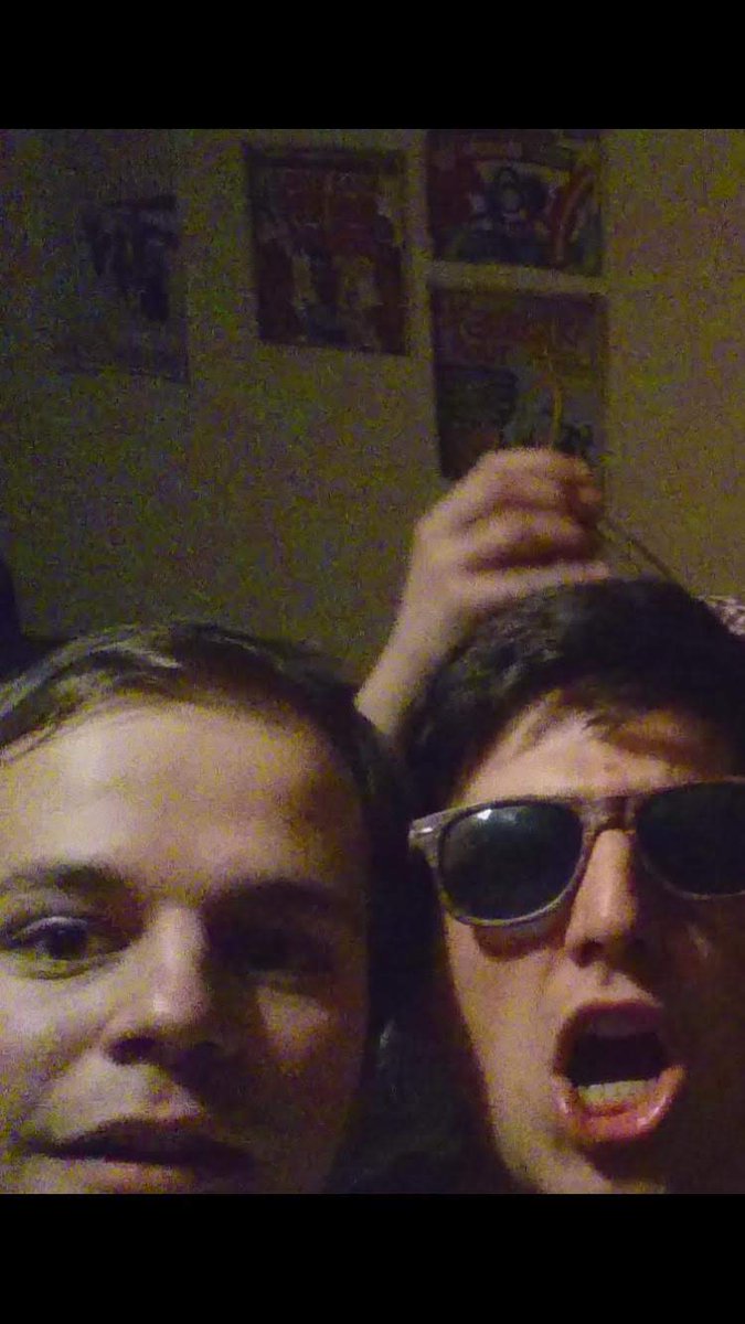 AFH_1997's tweet photo. @ADRIXANDERV @Diegooliva96 Whiskey on the rocks https://t.co/izHaTxWoPQ