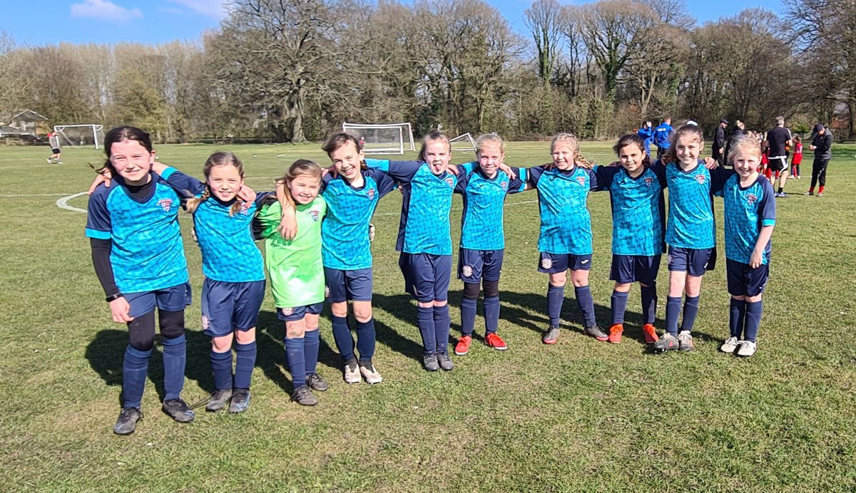 SianC007's tweet photo. Very proud of @lancon_girls U9s today who played in the semi-finals of the Cup Competition, winning a very tense penalty shoot out to get to the finals!!! My youngest was Captain and scored the first penalty with her big sister cheering her on! #thesegirlscan #girlsfooty https://t.co/tOYwclWKUH