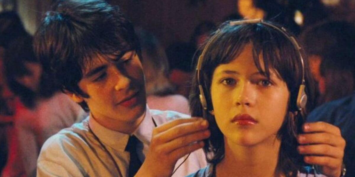 TeleLoisirs's tweet photo. La Boum : voici les actrices qui devaient tenir le rôle de Sophie Marceau https://t.co/ByVcW8nair https://t.co/IAWRht2bPp