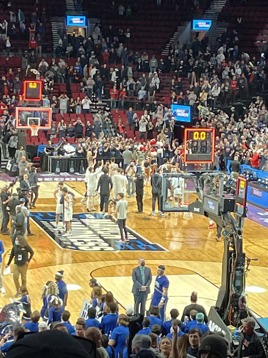 ashleymancheni's tweet photo. Thanks for the hospitality #Portland. Lots of fun, food and beer to be had to pair with the #NCAATournament #MarchMadness #gozags https://t.co/JuHjX5eTWH