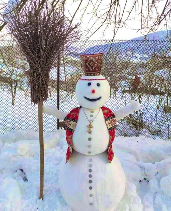ISafaryan's tweet photo. Artsakhtsi snowman wishing you a happy and productive week. 
#ArtsakhToday https://t.co/YhWldN2W9g