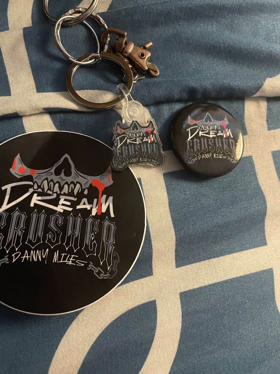 LauraPenguin11's tweet photo. Newest pin, sticker & key chain added to the collection from @DannyMilesUSA #DreamCrusher #UnitStrong https://t.co/yzHf1zO4fz