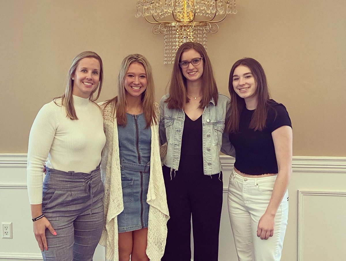 @AlCarinoGBBC Banquet with our Captains &amp; Unsung Hero! Got to see and hear lots of powerful messages today from many south jersey greats! Congrats Vickie, Jess &amp; Grace!! #sengbb #senecafamily #growthegame #girlssupportinggirls