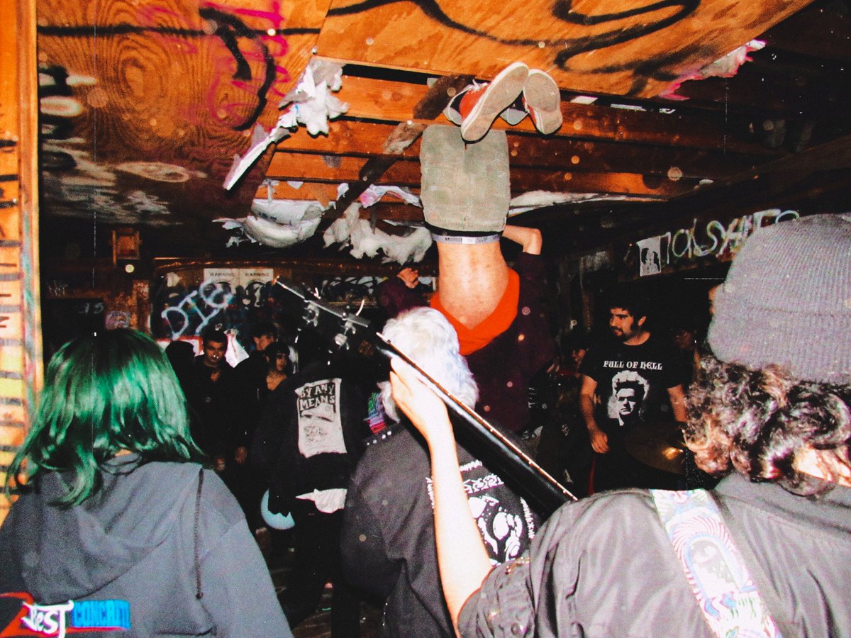 _DBasSr's tweet photo. Last nights show at the HOH @fuckvacancy https://t.co/oHm6DRDUas