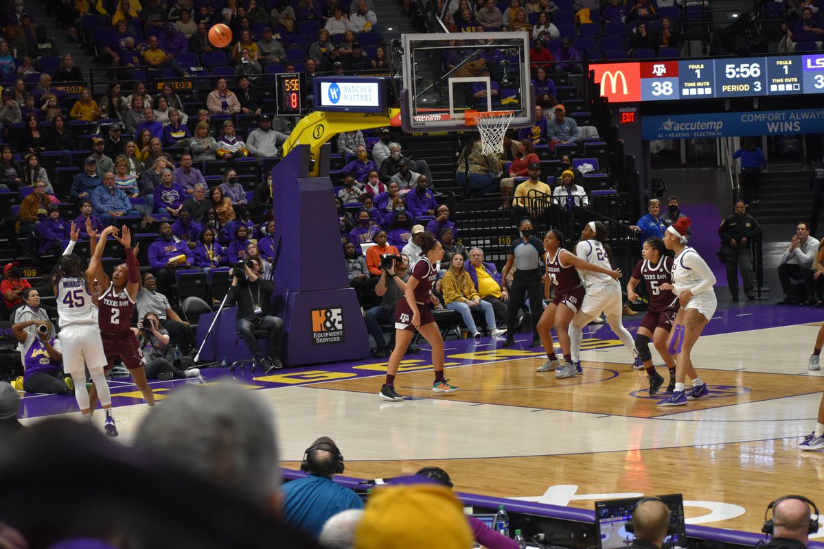 AlexattheBox's tweet image. To Congratulate the women's basketball team's success, I will deviate from baseball photos in this post. Here are photos from the women's basketball game against Texas A&amp;amp;M on 1/2/22.
#LSU #basketball 
@AlexisMorrisWBB
