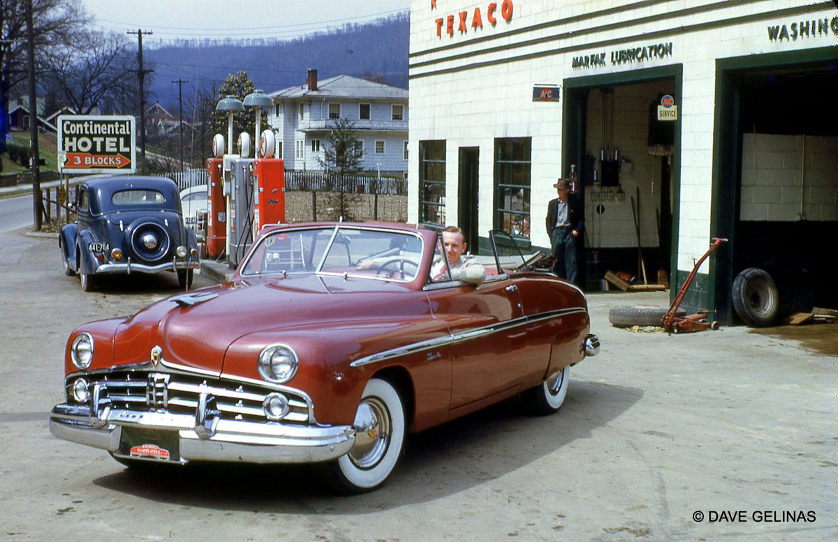 Kodakforever's tweet photo. 📸 1949 Lincoln Convertible - Texaco Gas Station - US Route 25E - Park And Walnut Streets - Pineville, KY - Circa 1949  #kodak #colorslides #kodachrome #35mm © from the Dave Gelinas collection https://t.co/3ZpMvWVQrF
