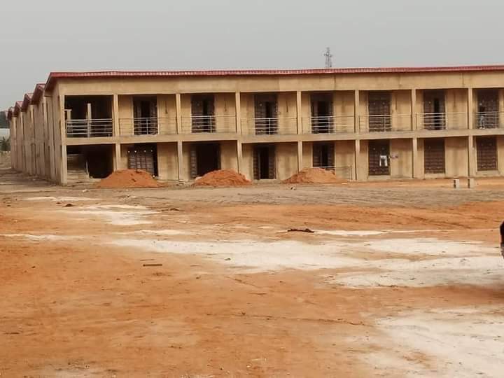 AbiaMinOfInfo's tweet photo. New mechanics village, Ovom, ready for business.

The REBUILDER, @GovernorIkpeazu tells   Mechanics &amp; Motor Parts Dealers in Aba town to prepare for relocation.
#Rebuilder365 

@ChinnayaM @chinef2000 @channelstv @chuxgrant @NorahOkafor @DivineNwankwo82 @IkechukwuIroha @ https://t.co/B7Hrsq6lWE
