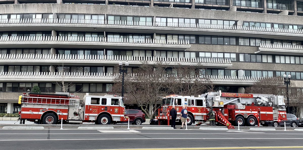 dcfireems's tweet photo. Box Alarm 2500 block Va. Ave NW. Smoke coming from roof of hi-rise apartment &amp; hotel complex. This appears to involve a brand new boiler system producing smoke with no fire involved. Awaiting final confirmation as units investigate. https://t.co/ucjln32n1T