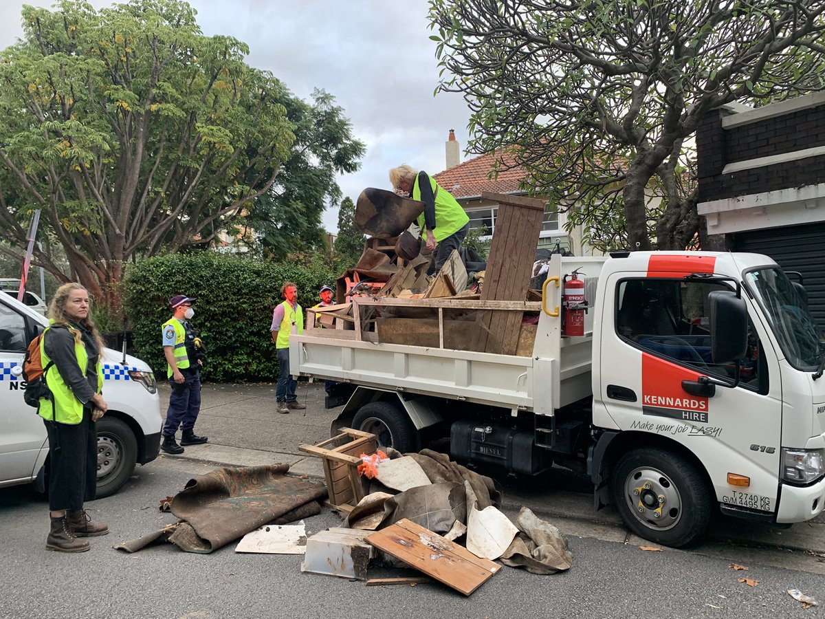 From Lismore to Kirribilli - with a message for @ScottMorrisonMP. Police stop attempts to bring a truck load of flood wreckage to the PM