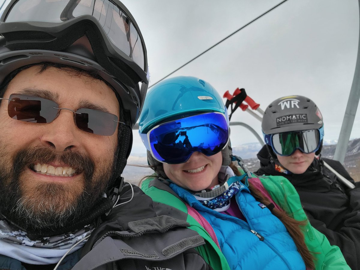 JasonWrich's tweet image. Took a break from the ranch to get in a family ski day. #powderhorn #snowday