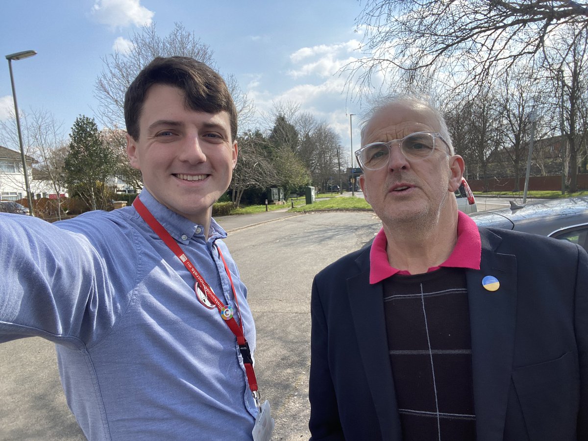 Cllr. Robert Ashley King 🏳️🌈🌹 (@robertk16) on Twitter photo Great to be out with <a href="/RobertJEEvans/">Robert Evans</a> in the Hythe for Rhys Davies, residents want their Yellow Buses Back & have been let down by Tory Cllrs who put their own pay rises first over helping residents with council tax & utility bills. Labour turned down our payrise again!#runnymede Great to be out with <a href="/RobertJEEvans/">Robert Evans</a> in the Hythe for Rhys Davies, residents want their Yellow Buses Back & have been let down by Tory Cllrs who put their own pay rises first over helping residents with council tax & utility bills. Labour turned down our payrise again!#runnymede
