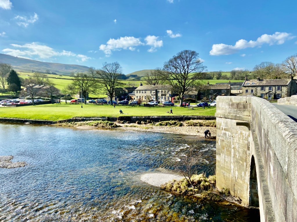 rosetintedlass's tweet photo. Thirty five miles this week including a lovely 9 mile walk from Bolton Abbey to Burnsall and back. Getting into practice for #SteppingIntoSpring @Sarcoma_UK 100 miles in April which Claire @paperbookmarks, Hannah @hjmarge and I are doing for Rob and also adding to #NHS1000miles https://t.co/pMOXH3grlR