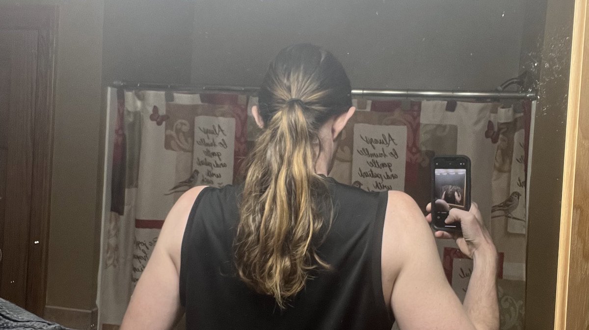 eddgarrett's tweet photo. So…. I have a question. I’m thinking of cutting my hair a little. How much should I cut? Let me know in the comments…..
#instagram #instapoll #mens #menslonghair #longhair #longhairmen #mensfashion #inneedofchange #change #switchup https://t.co/flJ2ucJVeN