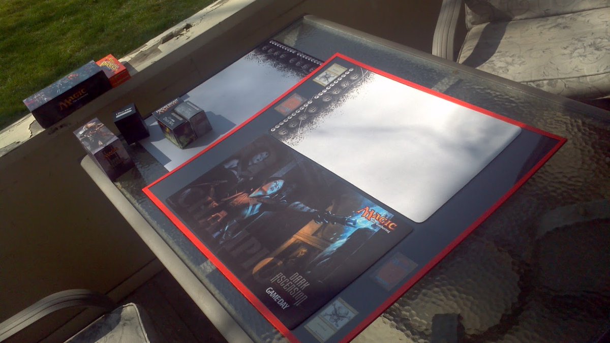 Dra8er's tweet image. Busted out the old magic cards yesterday for some good Olde Fashioned &quot;Front Porch Magic&quot;. What a beautiful day it was. 

#MtG #MagictheGathering #FrontPorchMagic #NerdShed