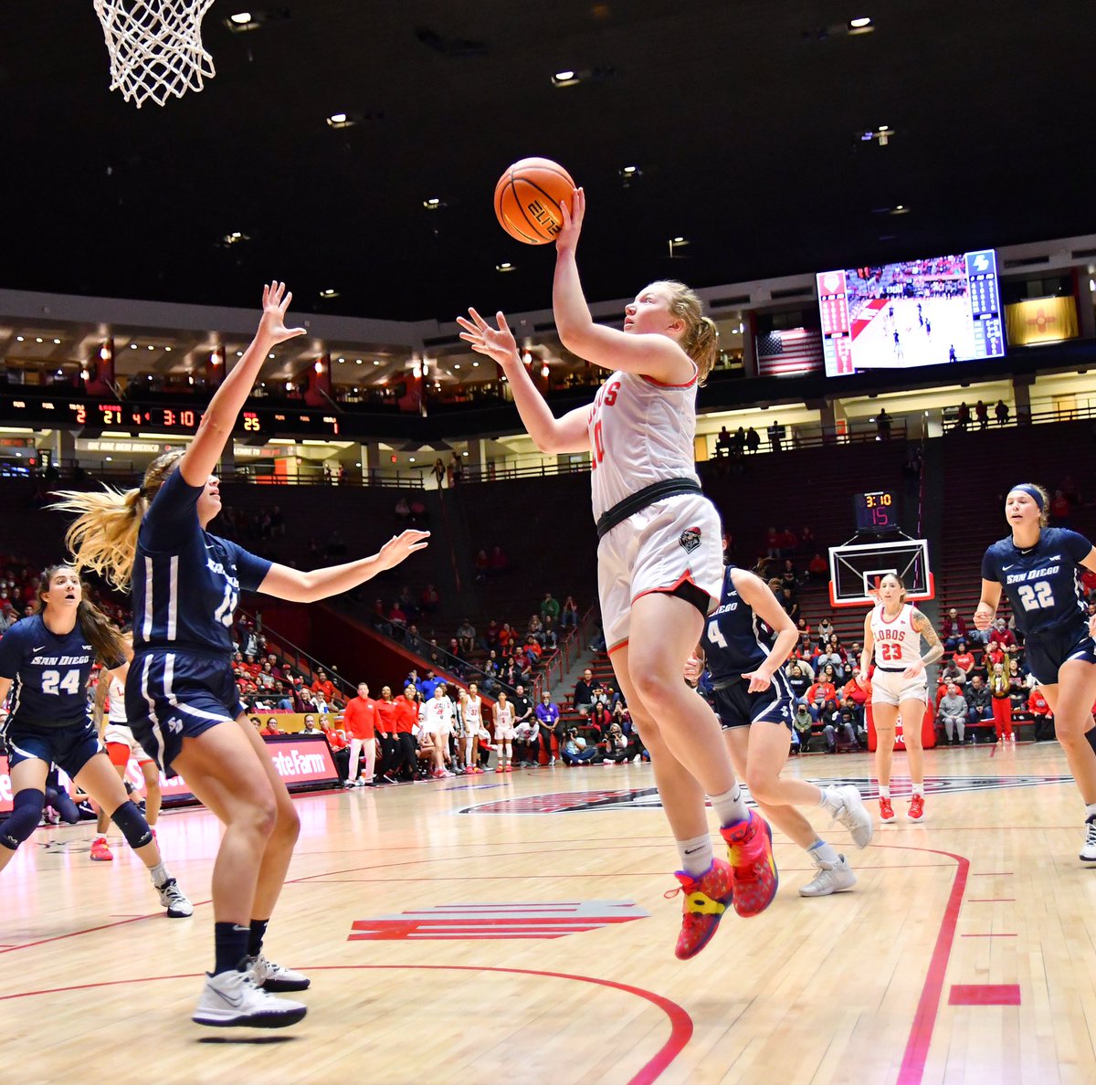UNMLoboWBB's tweet photo. Kath with 6 points in the first 2 quarters off the bench, providing big minutes and points for the Lobos.
#GoLobos https://t.co/6xctcEToAi
