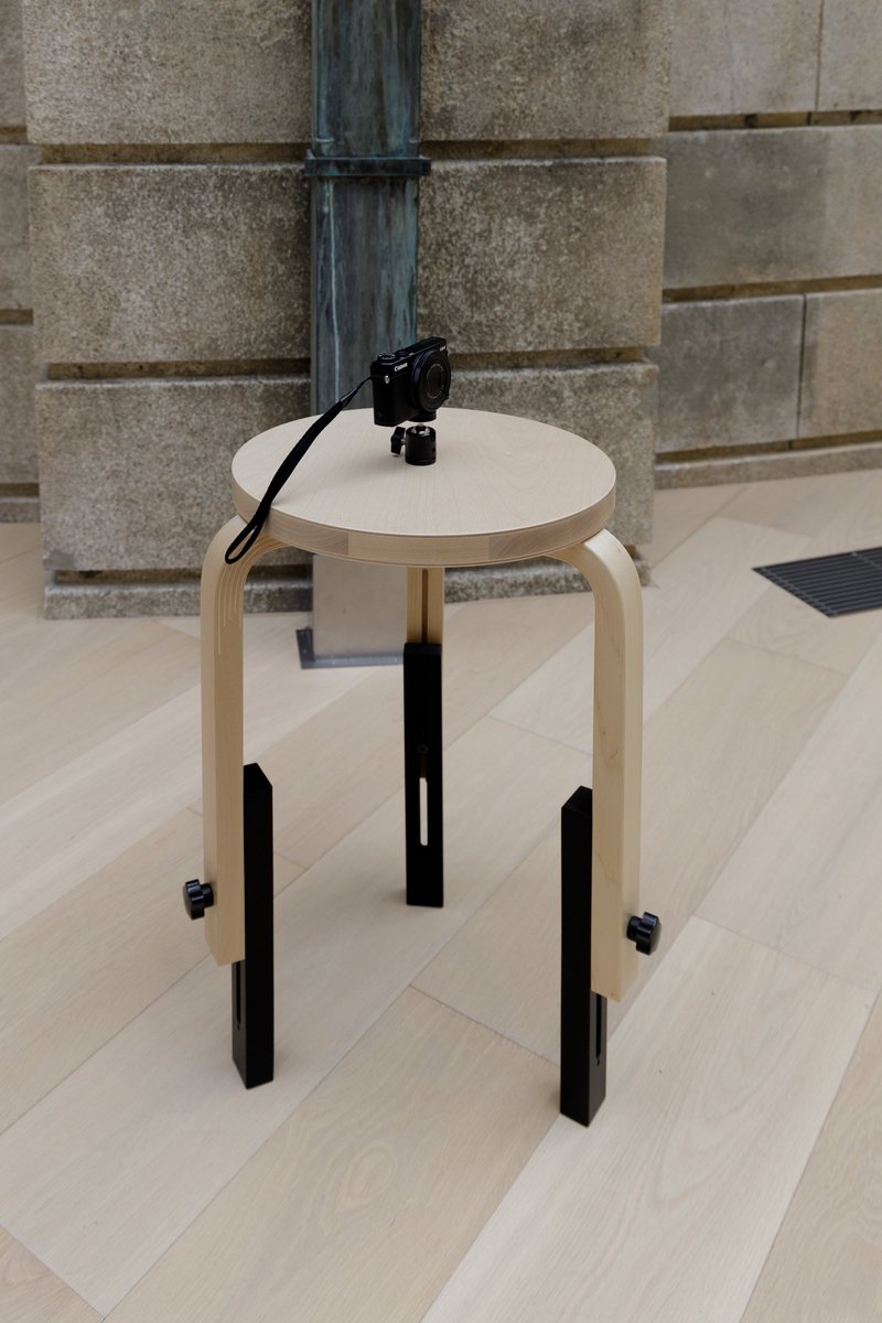 Helvetica_'s tweet photo. そういえば、stool60は三脚だったね。
#元木大輔 #DDAALAB #HackabilityoftheStool https://t.co/9O7k9MWtEe
