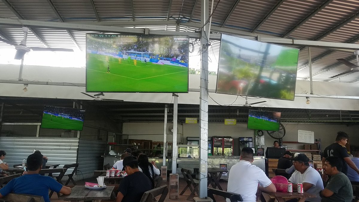 FLapa1994's tweet photo. Disfrutando del clásico español. https://t.co/puVzbqAwv8