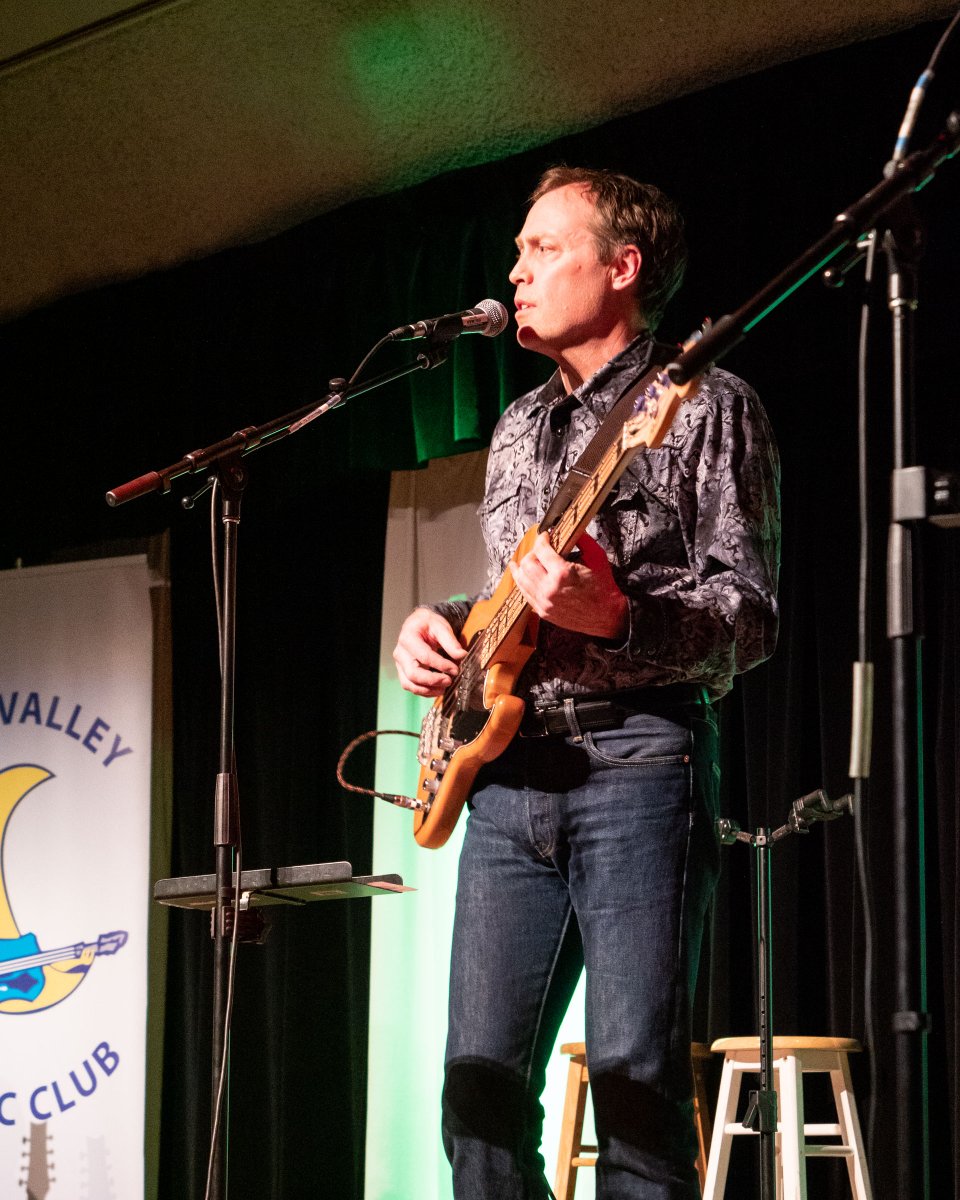 TerryWood19's tweet photo. Opening up the wonderful show last night at 
@BowValleyMusic Club was Calgary's own 
@RidgeHorizon . They performed with fabulous harmonies and even did a few songs a capella. https://t.co/rN2MFL1uTd