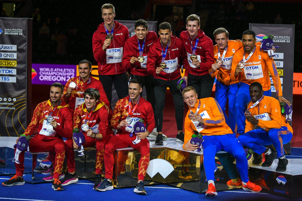 EricRoeske's tweet photo. 'Zilveren en bronzen 4x400 medailles op slotdag WK Indoor'
Mijn reportage van zondag over Belgrado voor Runner's World!
https://t.co/r06qjMRCOG
Wat was het genieten! Oranje medailles, twee wereldrecords en een evenaring van een wereldrecord! 
#RunnersWorld 
📸 Erik van Leeuwen https://t.co/XOIExfUUh0