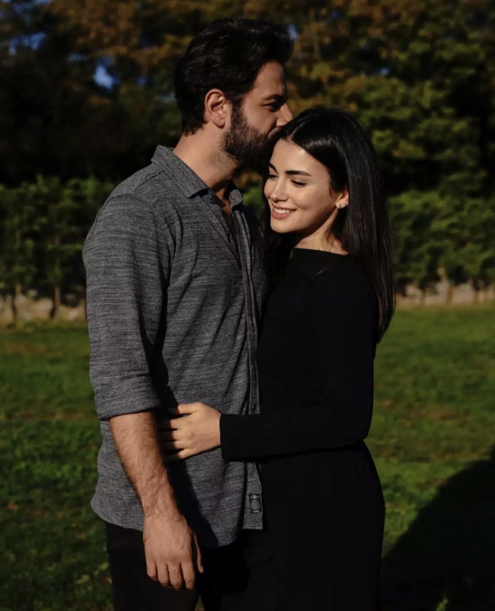 ayisigimgokberk's tweet photo. Yıldönümünüz kutlu mutlu olsun canım çiftim güzel ÖzBerkim iyikilerim♥️ Size olan sevgimin özlemimin tarifi yok gerçekten iyi ki varsınız iyi ki sizi tanıdım iyi ki sizin fanınız oldum hiç pişman değilim ve asla olmuyacam🤗 https://t.co/6Pce46wUxA