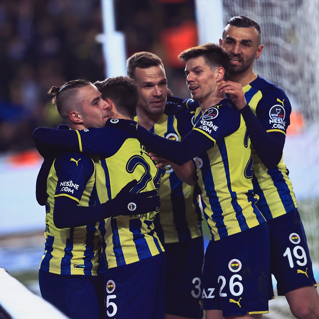 pelkas's tweet photo. Feeling always happy scoring for my team especially while winning the game in the last minutes💛💙 #YasaFenerbahce #DP14 https://t.co/lPiboQxPOC