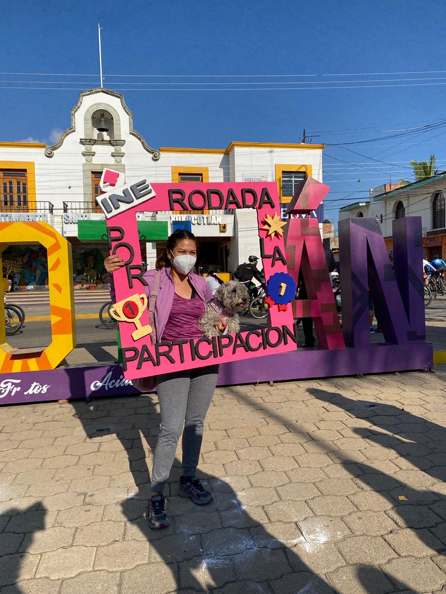 INE_Oaxaca's tweet photo. Familias enteras y amig@s pudieron ser participes de esta 🚴‍♂️"Rodada por la Participación Ciudadana"🚴‍♀️, y realizaron un llamado a las (os) oaxaqueñas (os) a acudir a las urnas 🗳 y ejercer su derecho al #voto en las #Elecciones2020MX así como la #RevocacionDeMandato.🙋‍♀️🗳🙋 https://t.co/Hg5Bscfgef