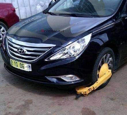 GossipMagtv's tweet photo. 🇨🇮Sabot sur plaque jaune.😳
J'imagine si c'est un Ministre qui doit sortir https://t.co/gMcd2z2slH