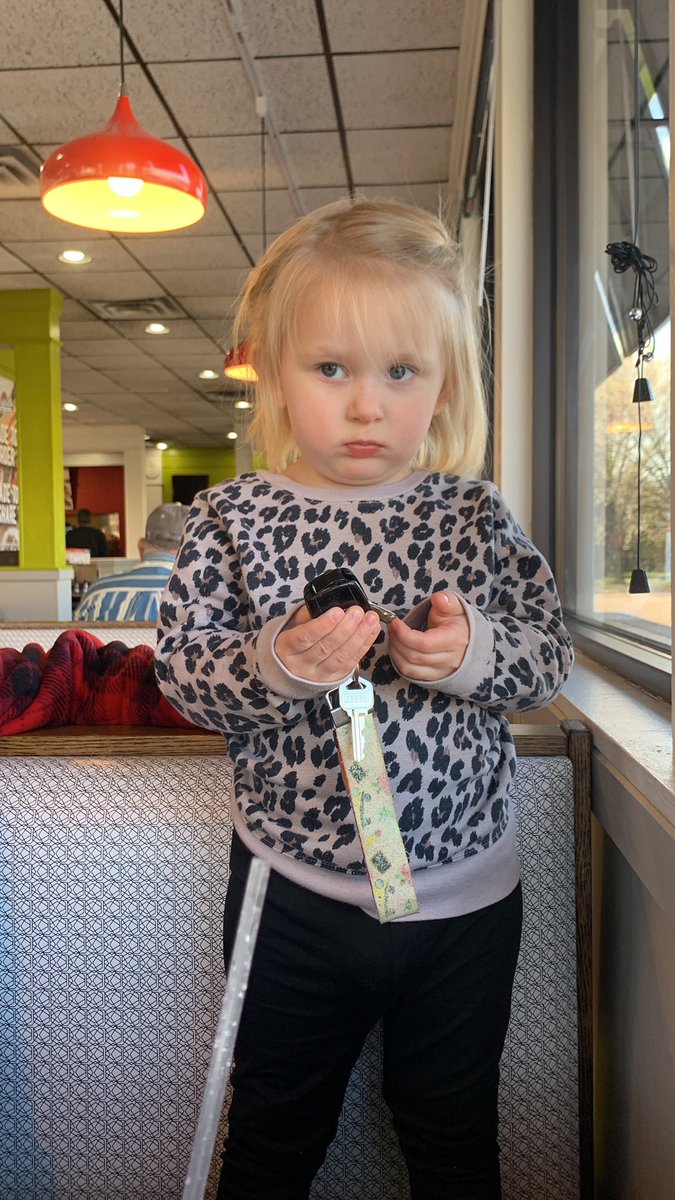 julzzzzz's tweet photo. My kid is here too by the way https://t.co/hYxwZ4MReX