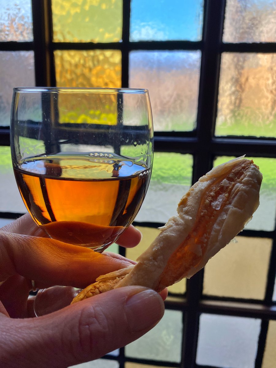 Bovidiva's tweet photo. Nothing says Oxford University like a sherry and a #cheese straw. Wonderful birthday party for my Dad today. https://t.co/kDxbHUBDCI