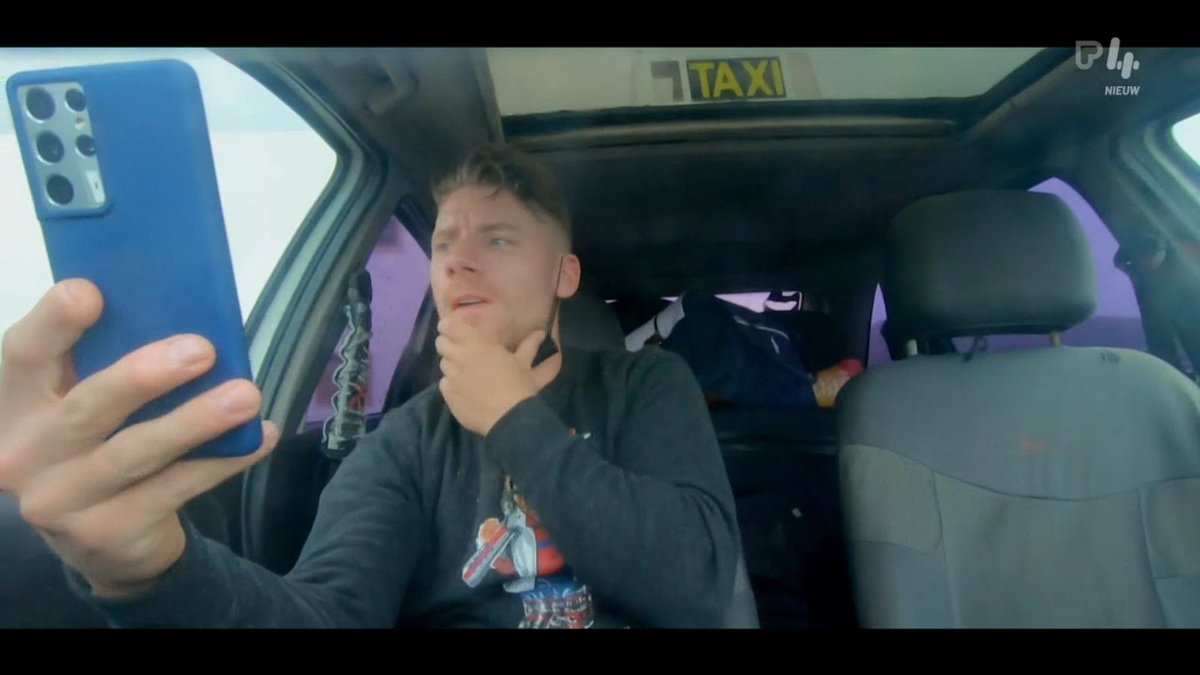 JLoeys's tweet photo. #DeMol  
Wanneer je aan het plannen bent wat je gaat doen op je superspontane, megatoevallige BeReal: https://t.co/xxbC5M0XwD