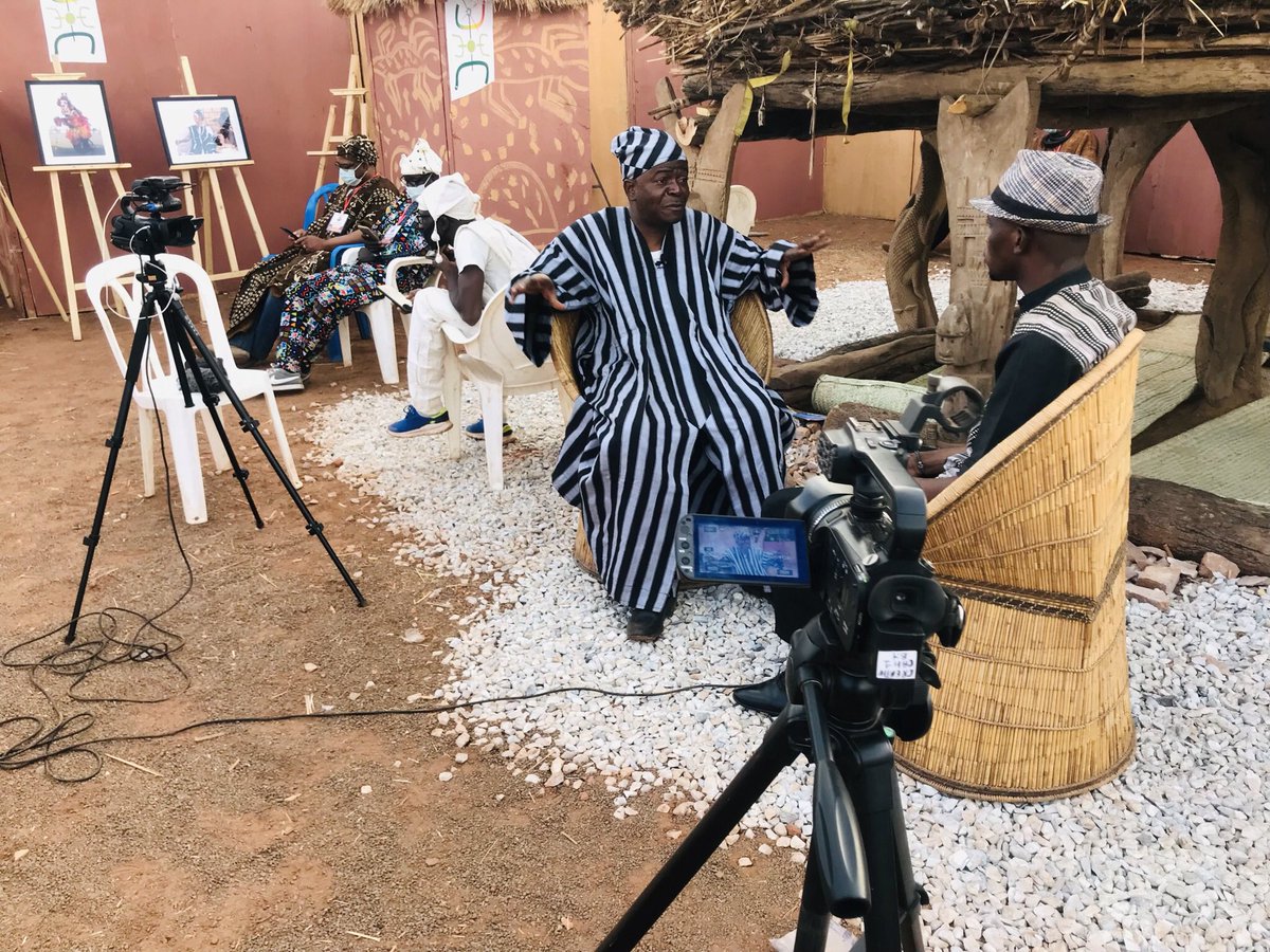 dlaye1's tweet photo. #MagazineFocusSurLeMali
Faut-il placer la culture au cœur des stratégies de reconstruction ?
Tout le Mali est loin d’être en rouge, du #festiCauris à Siby, #Ogobagna , #Segou Art,#FestiDibi, #Ag’Na à Koulikoro et #Didadi à #Bougouni, tous ont fait respectivement le plein. https://t.co/af3E7YDqBE