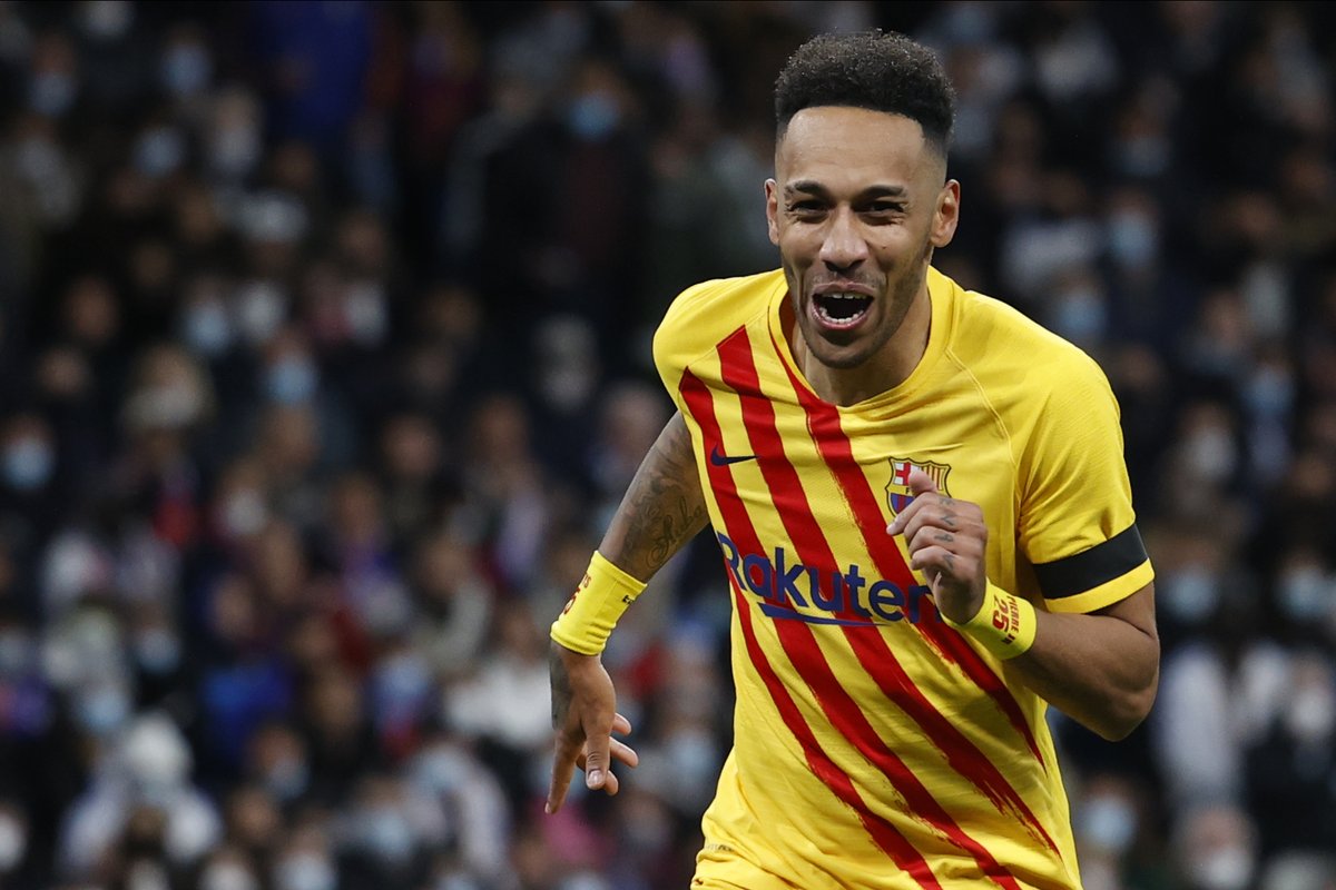 LaLiga's tweet photo. 🔃 si @Auba es uno de los fichajes de la temporada en #LaLigaSantander. 

#ElClásico https://t.co/rqNTakTYh1