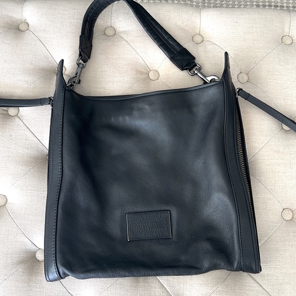 jazeHairExtend's tweet photo. So good I had to share! Check out all the items I'm loving on @Poshmarkapp #poshmark #fashion #style #shopmycloset #rei #marcjacobs #calvinklein: https://t.co/SRSqhX7S8v https://t.co/bOtgk3hx60