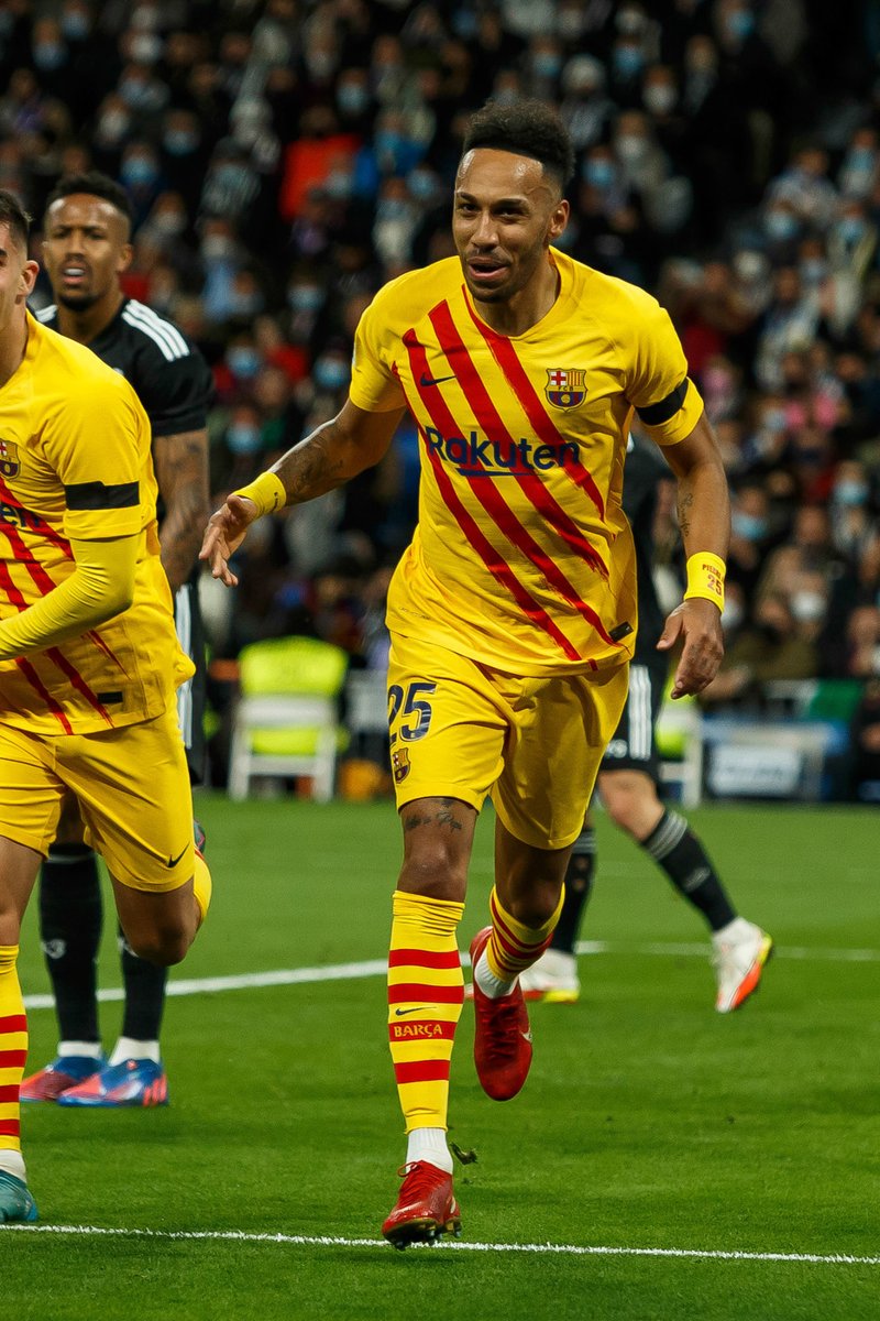 Stadium_ga's tweet photo. #StadiumStats📊 | Désormais 9️⃣ buts pour #Aubameyang sur les 8️⃣ derniers matchs du Barça ! Il faut rappeler que le Gabonais est arrivé libre au Barça cet hiver 👏👏👏🇬🇦💪 #Gabon https://t.co/dwwCeXrCym