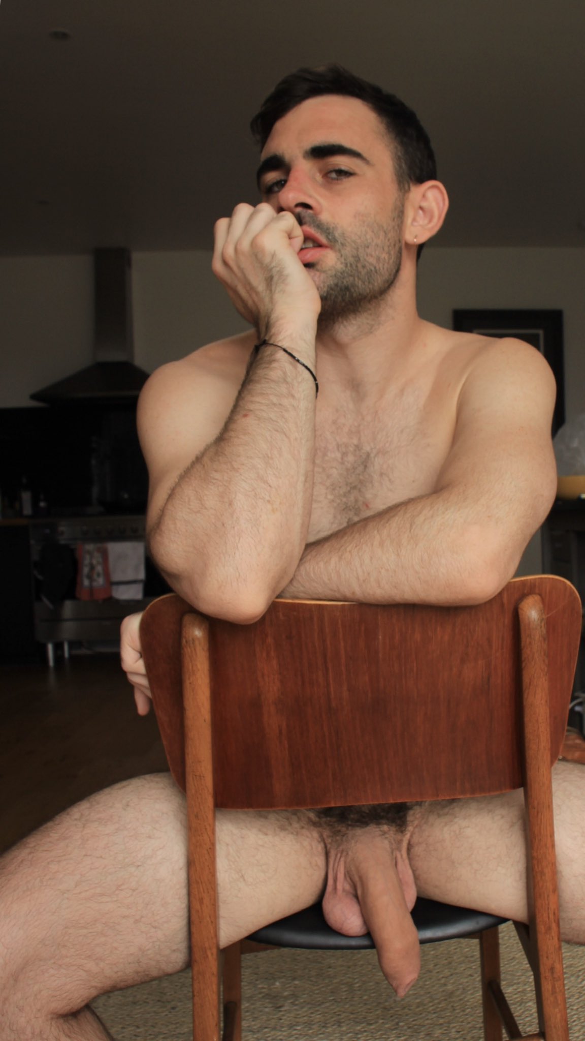 Haven’t posted in ages. Here’s some “come to bed eyes” and dick for y’all 😽 https://t.co/yIGOslkuVI