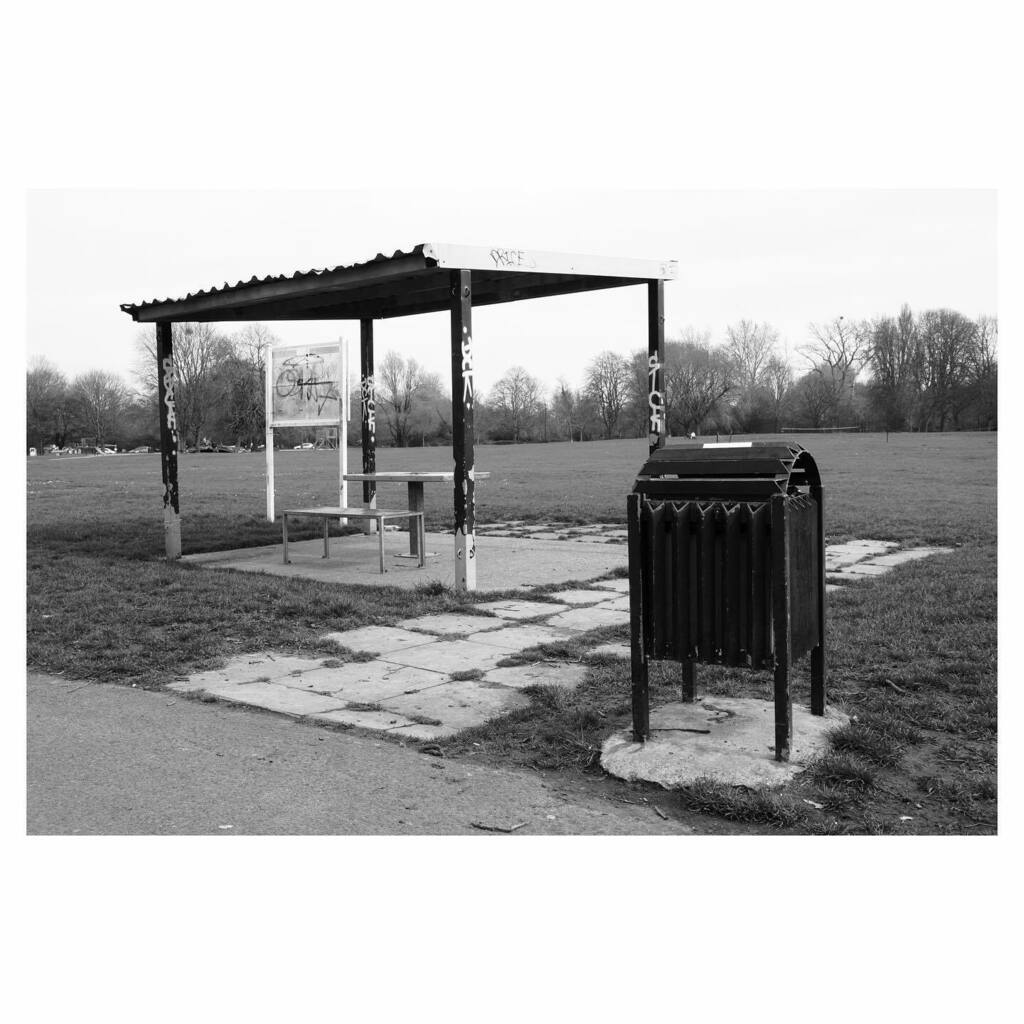 simpletea's tweet photo. Parklife | Fujifilm X-E1 + 23mm F2 | #sooc using @fujixweekly ‘monochrome’ JPEG recipe. #fujifilm #xe1 #streetphotography https://t.co/p4CYhoqi84 https://t.co/AuLUpu04Ht