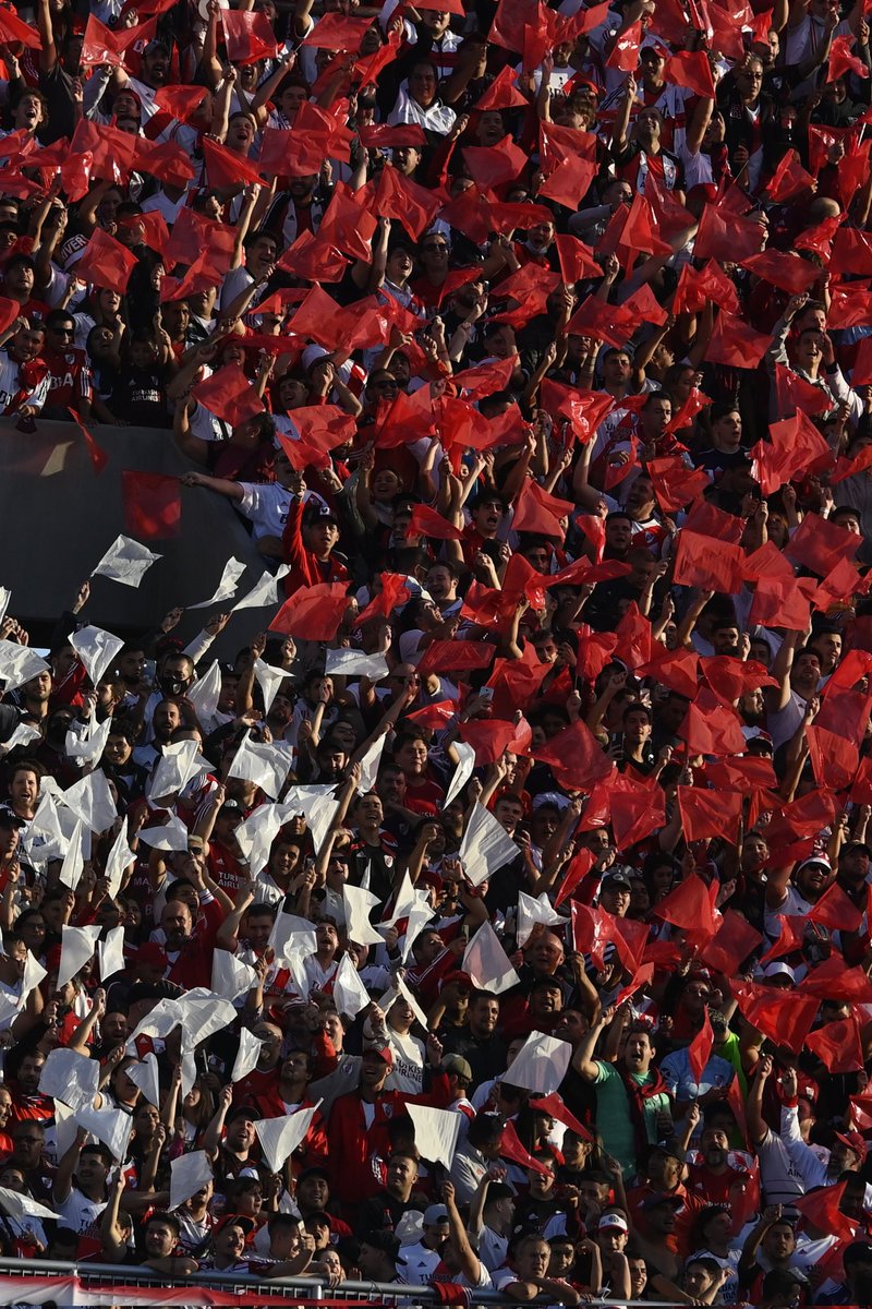 RiverPlate's tweet photo. Nuestros colores. Nuestra gente.
#SuperclásicoMonumental https://t.co/T06oKi21dE