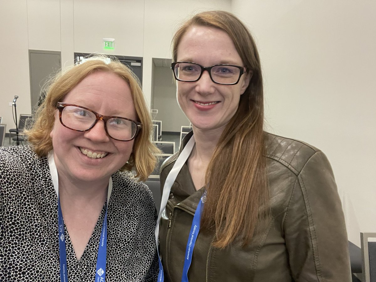 Happening now! A great crowd of students for our <a href="/ACSCOMP/">ACS COMP</a> Undergraduate Symposium. Very huge thanks to our two to tutorial lecture speakers, @UIchemSEM and <a href="/ValerieWelborn/">Valerie Vaissier Welborn</a>!