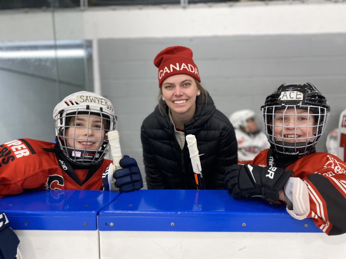 carla_macleod's tweet photo. Full hearts. Huge smiles.

Community connects us all and is it ever powerful!

#SuperHEROS #BiggerThanHockey

@heroshockey @DinosWHKY @mruwhockey @NHLFlames @emclark13 https://t.co/Sz2FQ7Kdgj