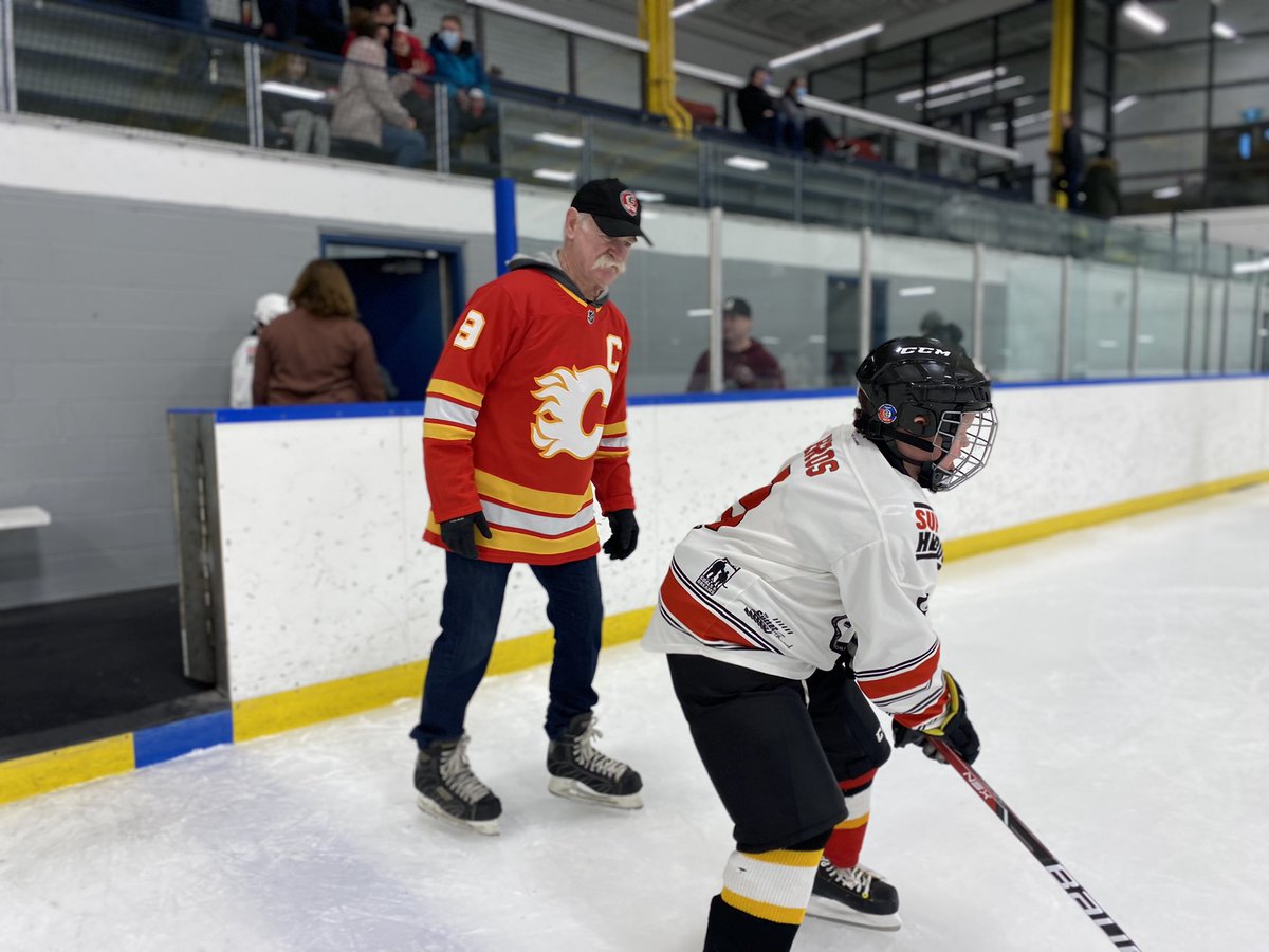 carla_macleod's tweet photo. Full hearts. Huge smiles.

Community connects us all and is it ever powerful!

#SuperHEROS #BiggerThanHockey

@heroshockey @DinosWHKY @mruwhockey @NHLFlames @emclark13 https://t.co/Sz2FQ7Kdgj