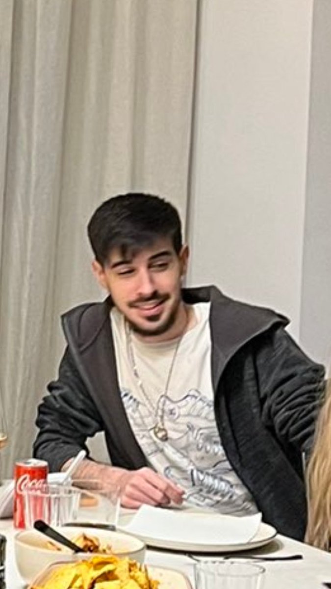 vergarazack's tweet photo. @WillyrexYT https://t.co/VCAtbyovx0