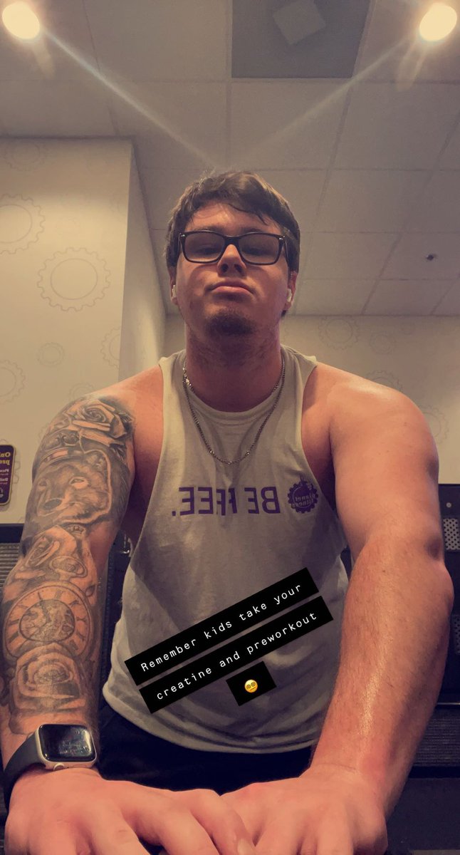 stephenjones724's tweet photo. Daily reminder to take your vitamins 💁🏻‍♂️ https://t.co/FLYGAXgYFw
