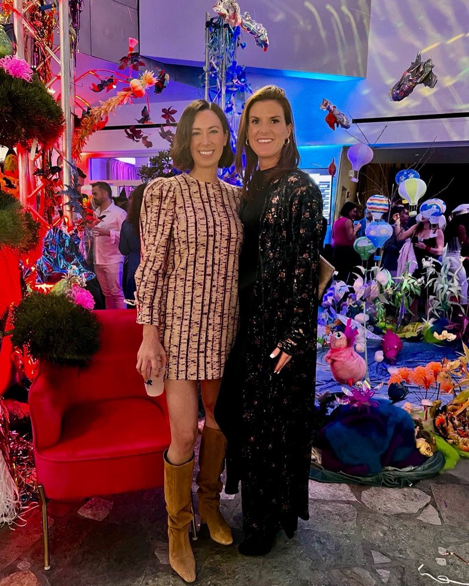 olinewalk's tweet photo. Hunter Underground did not disappoint! So cool to see so many people that knew the assignment. Next year I will know better and do better. Congrats to everyone involved! #art #huntermuseum https://t.co/czEfsFkqOu