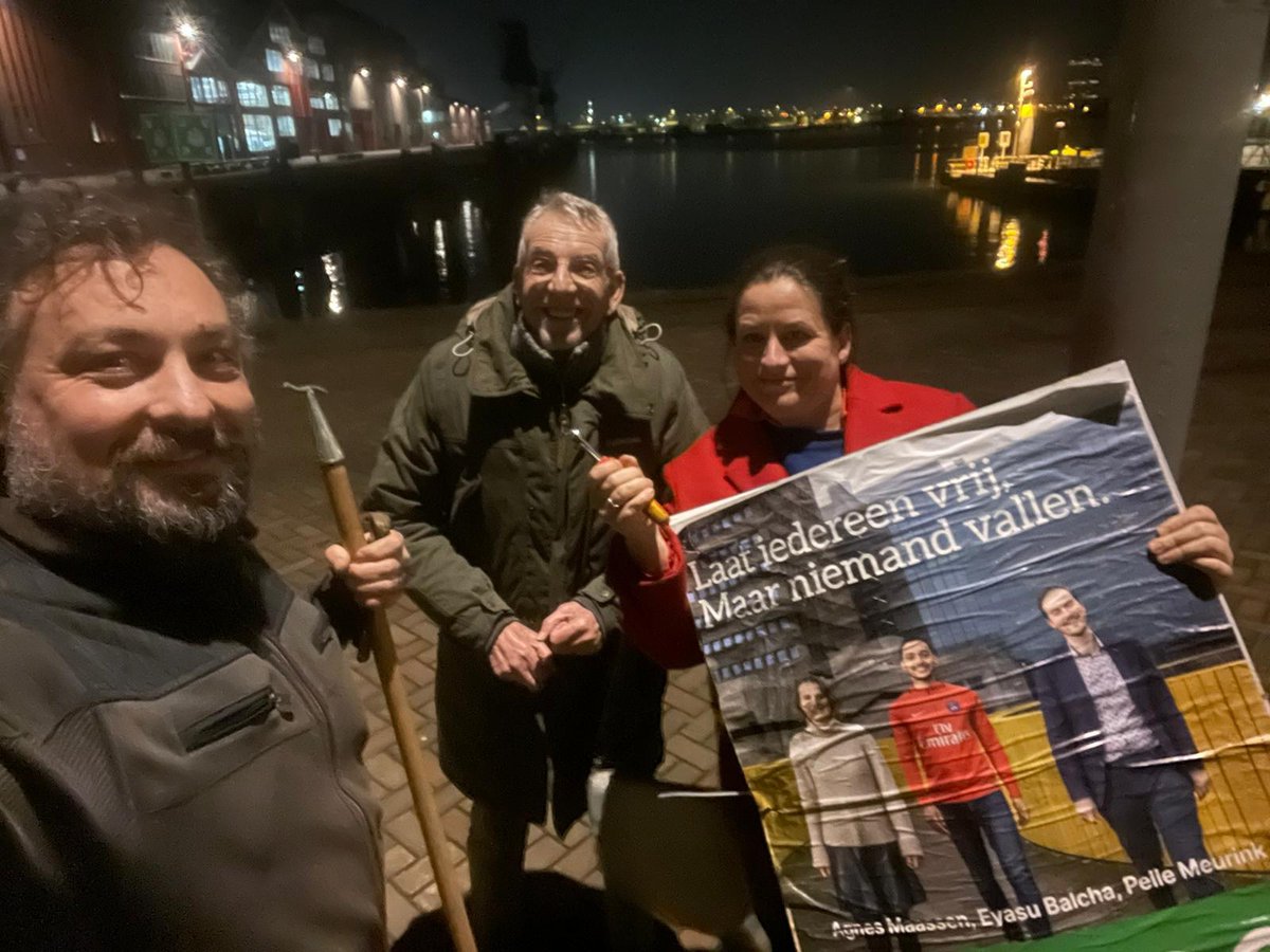 En nu de borden netjes weghalen. #bordenteamcharlois #D66Rotterdam