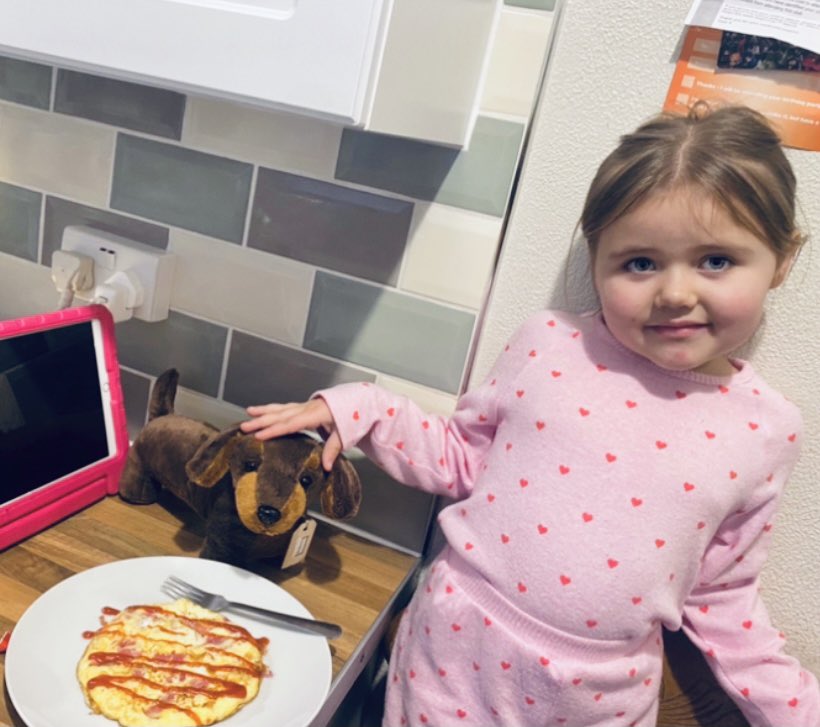 GemmaJade87's tweet photo. Fahren-Betty has had a lovely weekend with Sausage! 🤎🥰 @StBernsPrimary https://t.co/3JnVuZI12p