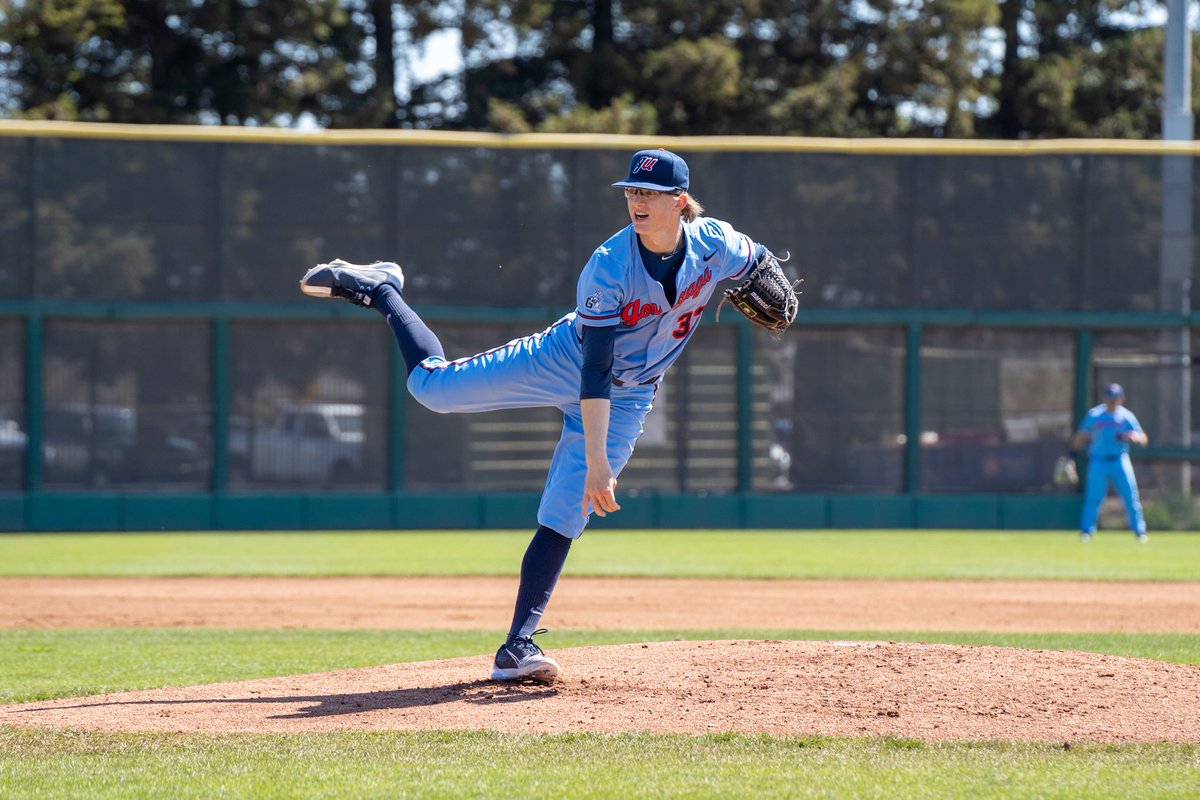 ZagBaseball's tweet photo. 10 K, 1R, 1 BB in 6.2 IP for Vrieling today. #GDTBAZ https://t.co/G5yi92Zng5