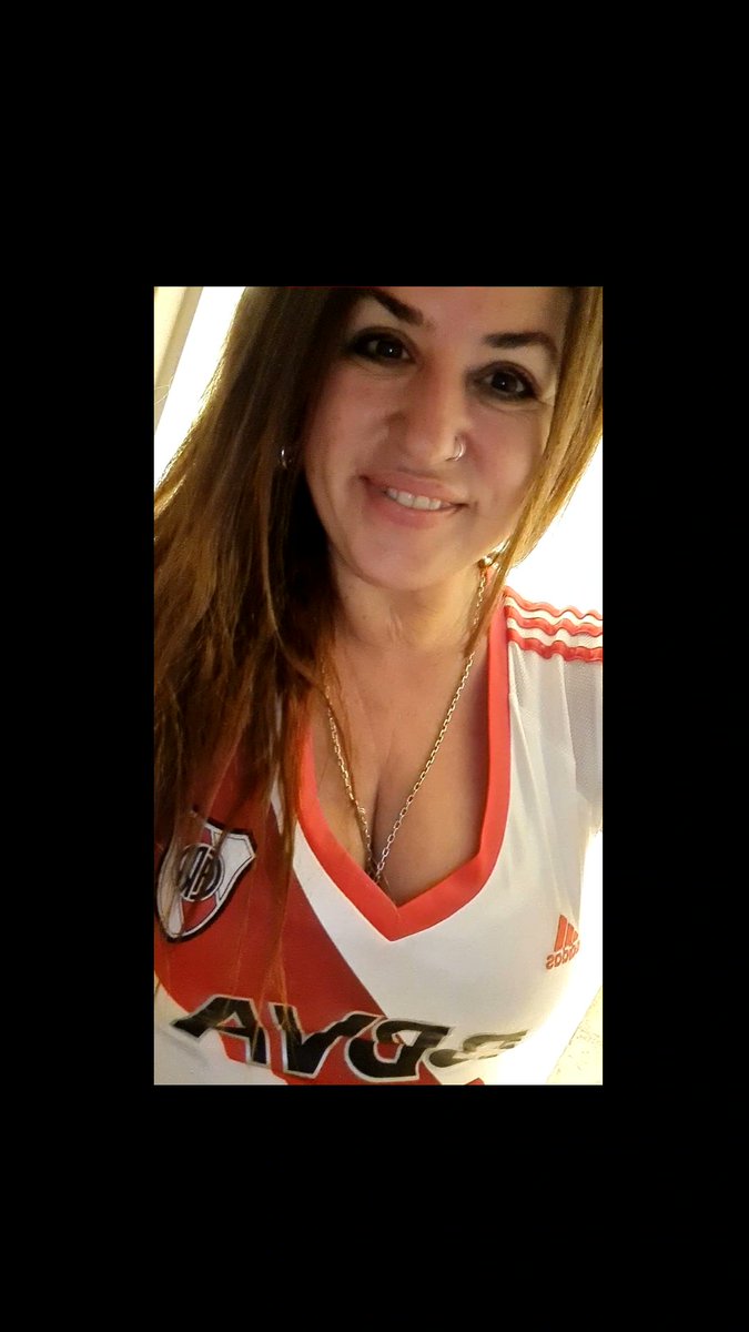 soleullua's tweet photo. #ElClasico #RiverPlate #RIVERVSBOCA  vamos !!! 🐔❤ https://t.co/G3HrKehct6