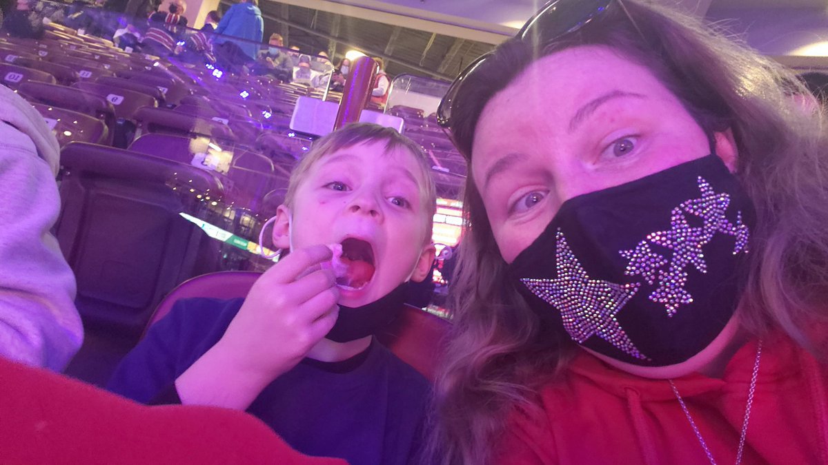 MetalMomplus3's tweet photo. @Oshawa_Generals #gogensgo #section118row7seat5 https://t.co/wITynlmr8N